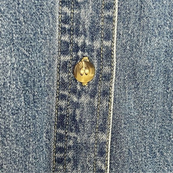 Woolrich Womens Denim Shirt Size Medium Button up Down Embroidered Evergreens - Picture 7 of 11